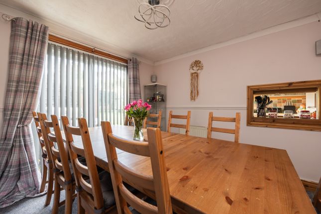 141, Eastfield Drive, Penicuik photo 4