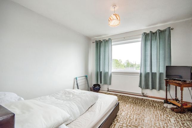 Flat for sale in Morfa Maen, Kidwelly, Carmarthenshire