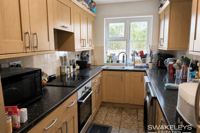 3, Buckland Court, Uxbridge photo 2