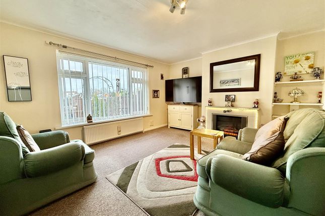 46, Kellsboro Avenue, Swindon photo 3