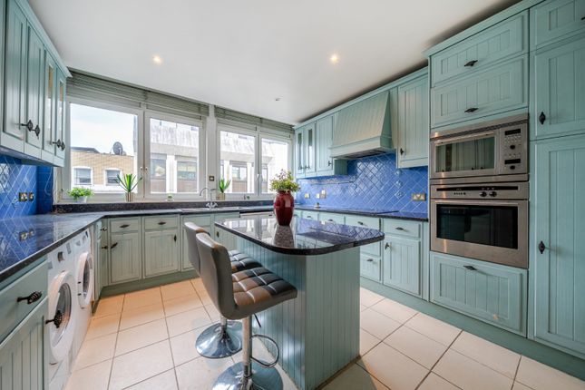 A, 5, Collier House, London photo 3