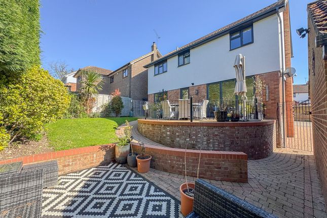 5, Wood End, Hockley photo 4