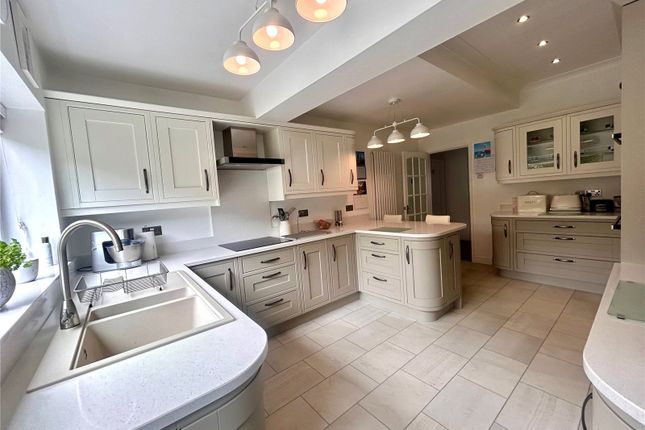 27, Martlet Avenue, Stockport photo 2