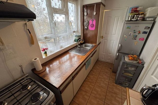 18 Sheridan Court, Whitton Avenue West, Northolt photo 2