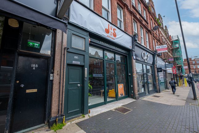 Retail premises to let in Finchley Road, London