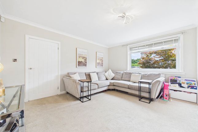 74, Bridgeburn Drive, Glasgow photo 4