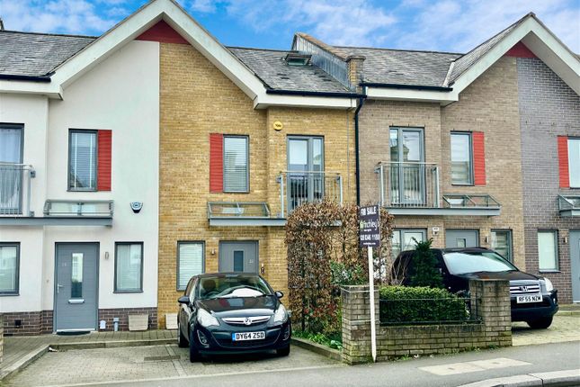 Thumbnail Terraced house for sale in Victoria Road, New Barnet