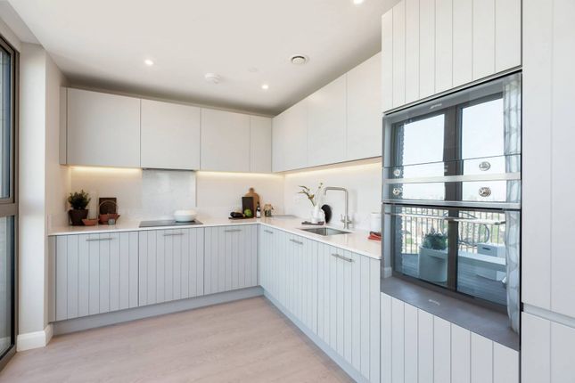 Studio for sale in Royal Eden Dock, Canary Wharf, London