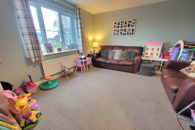 34, Meadow Drive, Great Blakenham, Ipswich, Suffolk, IP6 photo 2