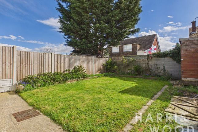 17 Manfield Gardens, St. Osyth, Essex photo 4