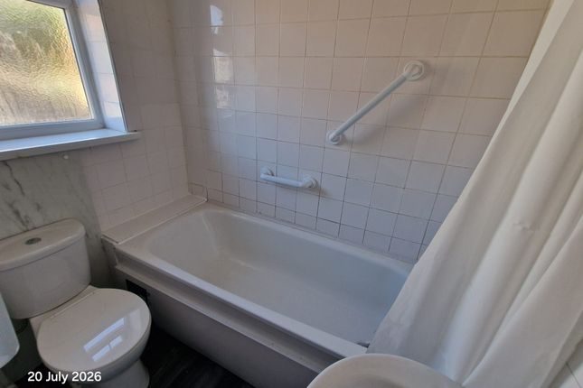 65 Walkley Lane, Heckmondwike photo 4