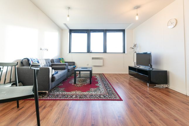 Flat for sale in Mann Island, Liverpool
