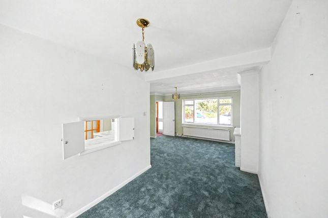 16, Park Vale Close, Halstead photo 2