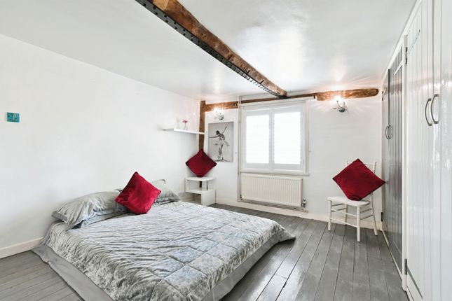 Town house for sale in Denmark Street, Diss