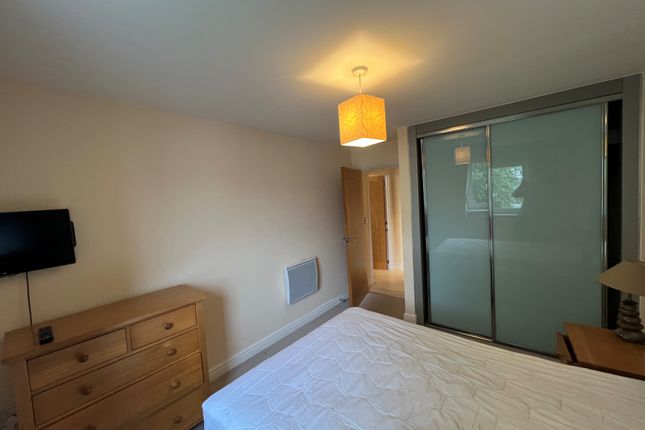 Flat 33, Crawley photo 5