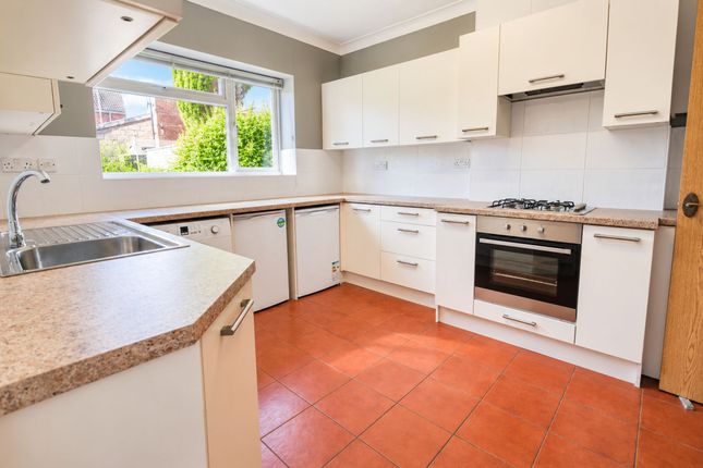16 Leslie Road, Bournemouth photo 2