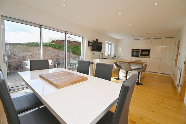 26, St. Marys Garden, Barnsley photo 5