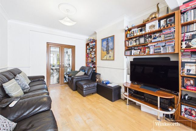 Grove Crescent, London photo 4