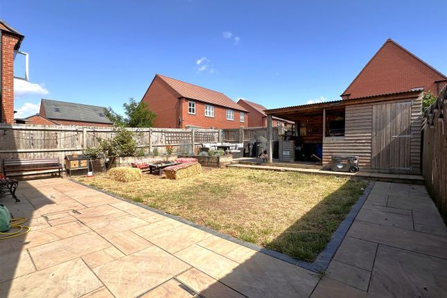 19, Spinners Way, Newark photo 3
