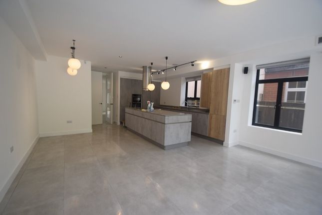 67, The Ridgeway, London photo 4