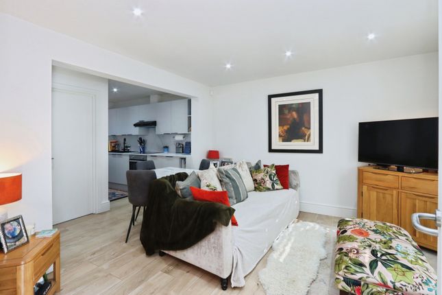 78, West Street, South Yorkshire photo 2