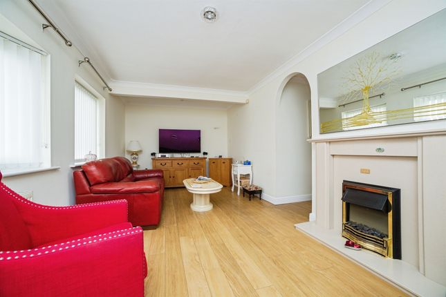 5, Calcot Green, Mexborough photo 2