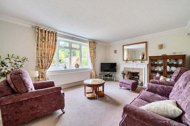 1, Barber Close, Reading photo 2