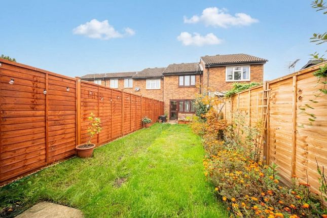 3 Warblington Close, Hampshire photo 4