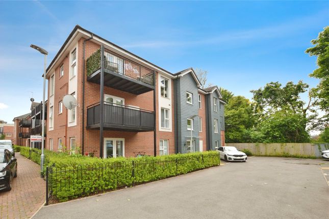 Thumbnail Flat for sale in Bagshawe Way, Dunstable