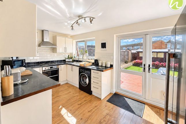 22 Colville Close, Stanford-Le-Hope photo 3