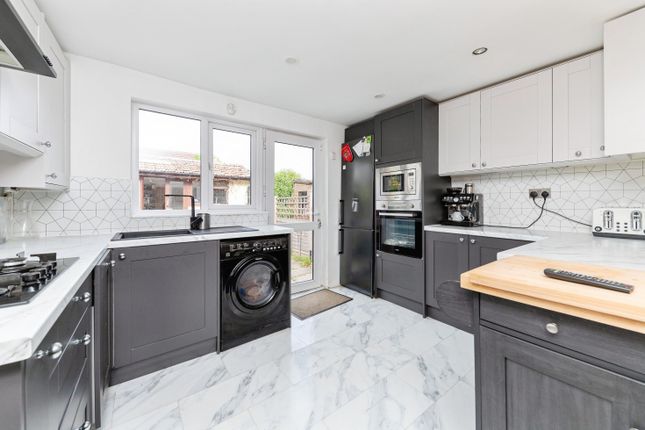 82, Hitchin Road., Arlesey photo 4