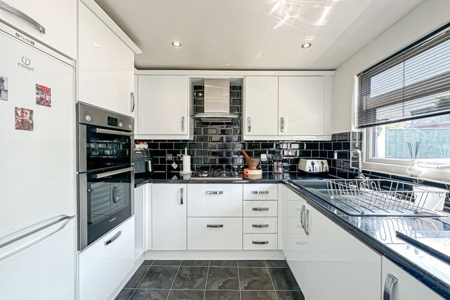 53 Lloyd Drive, Wirral photo 3