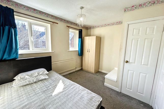 21, Doncaster Road, Newcastle upon Tyne photo 4