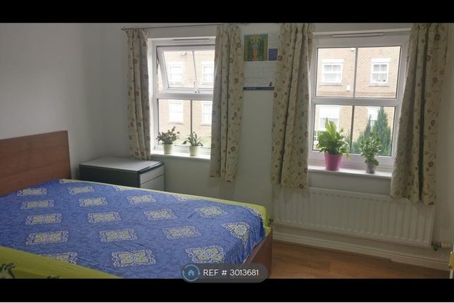 Gilbert Way, Langley, Slough photo 5