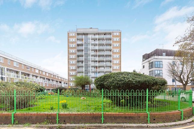Thumbnail Flat for sale in Stockton House, Bethnal Green