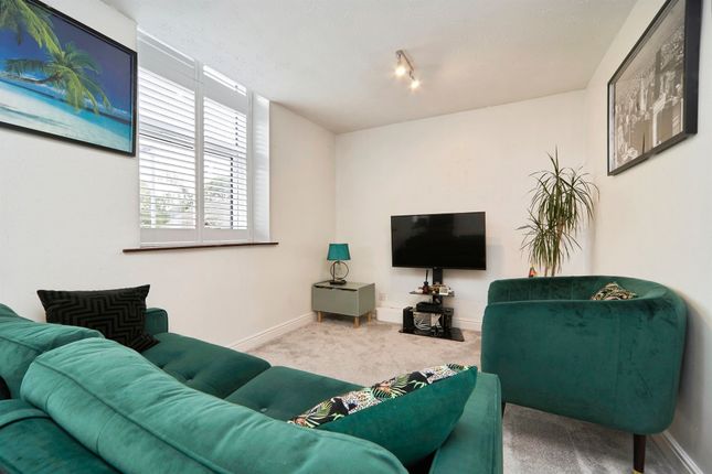 26, Bolton Grange, Leeds photo 2