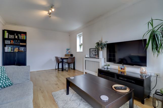 Flat 5, Midsummer Court,, Penn Road, High Wycombe photo 3