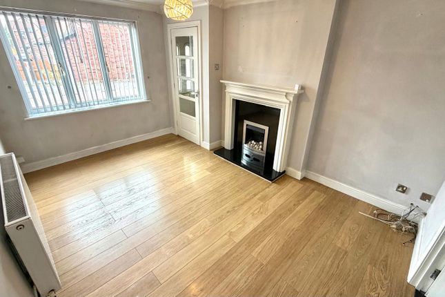 8, Willenhall photo 2