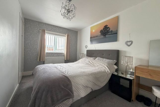 73 Heaton Gardens, South Shields photo 5