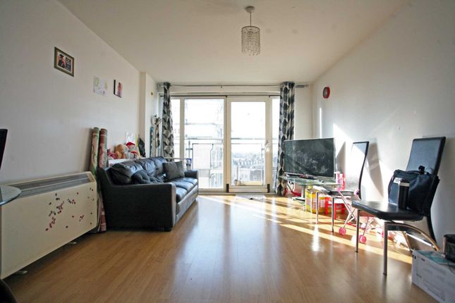 Flat for sale in City Gate House, Eastern Avenue, Ilford