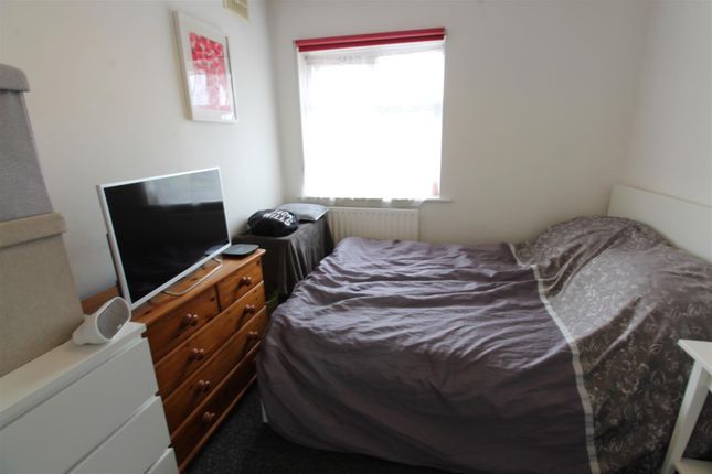 Room to rent in Honeysuckle Road, Southampton