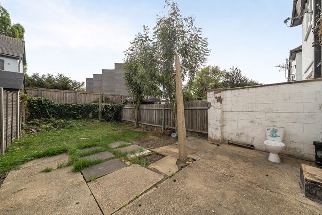 88, Woodstock Way, Mitcham photo 4