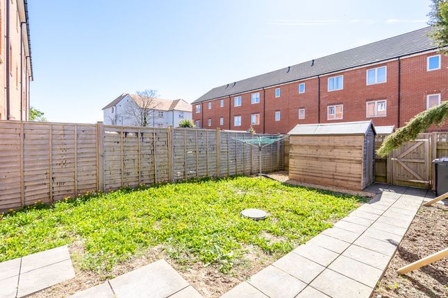 31, North Mead, Chichester photo 2