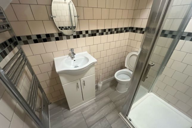 Room 8 , Hollybush Hill, London photo 2