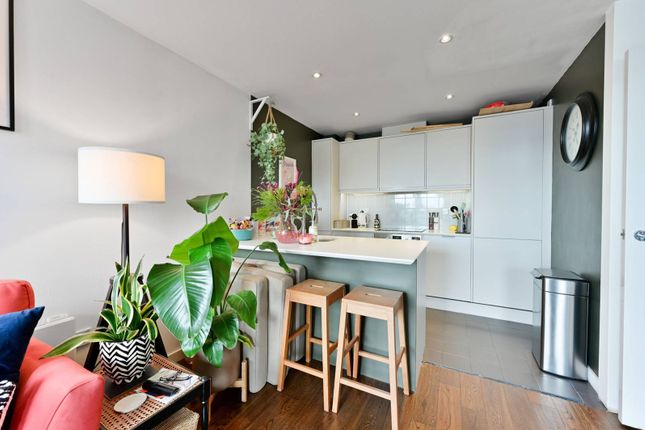 Thumbnail Flat for sale in Osiers Road, Wandsworth, London