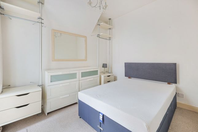 Flat 1, 47, Sutton Lane South, London, Sutton Lane South, London photo 4