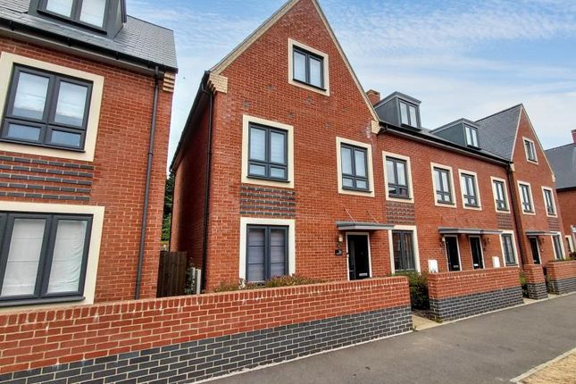 3-bed house on 34, Whitmore Drive, Colchester, £400,000