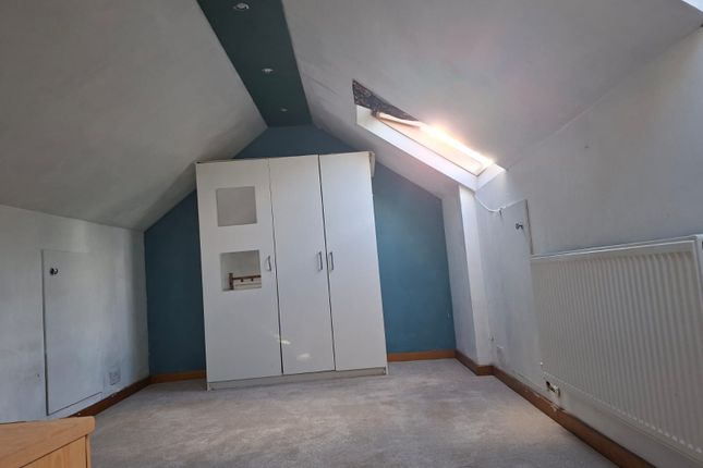 23, Rosslyn Avenue, DAGENHAM photo 5