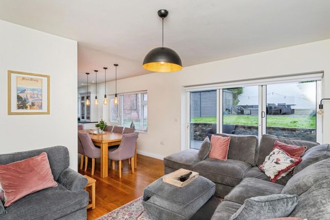 1, Glyn Avenue, Denbighshire photo 2