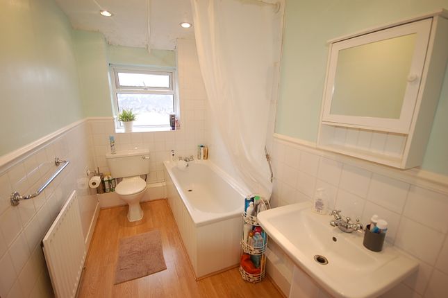 24, West View Place, Blackburn photo 4